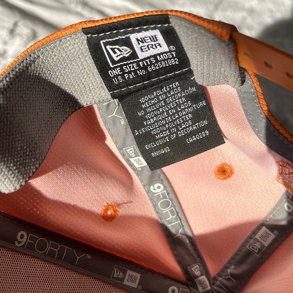 NFL Classic creamsicle Tampabay Buccaneers New Era hat with modern lines - Picture 5 of 7